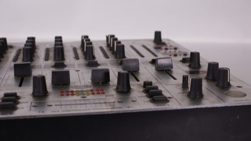 Behringer Pro Mixer DJX700 – 4-Kanaals Professionele DJ Mixer met Effecten - Afbeelding 5