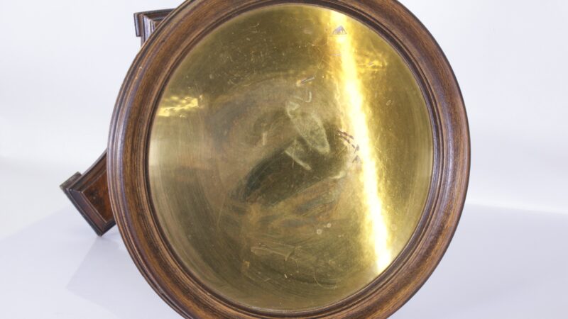 Antieke Bijzettafel met Messing Bladinleg – Hout Gedraaid Onderstel - Afbeelding 3