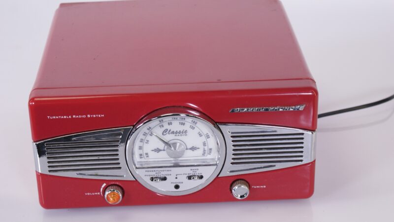 Classic Retro Turntable Radio System – Platenspeler met AM/FM Radio (rood) - Afbeelding 2