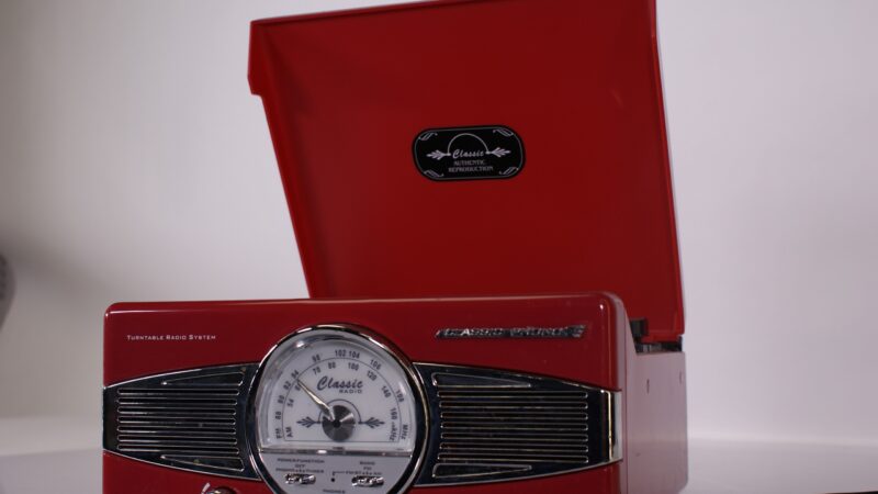Classic Retro Turntable Radio System – Platenspeler met AM/FM Radio (rood) - Afbeelding 4