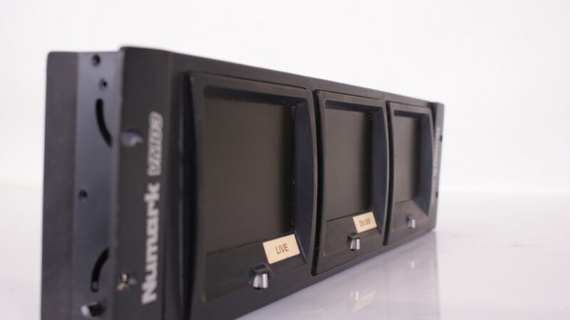 Numark VM03 – Triple Video Monitor (3x5" LCD, Rackmount) - Afbeelding 2