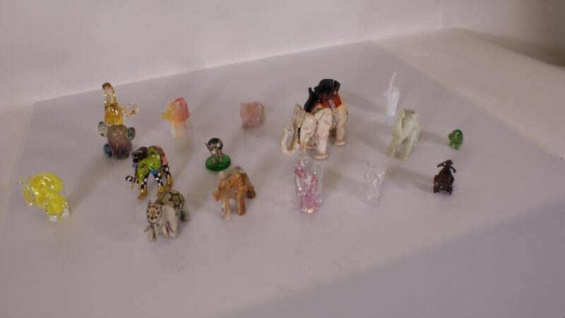 Verzameling Miniatuur Olifanten – Glas, Steen, Metaal & Keramiek (15 stuks) - Afbeelding 3