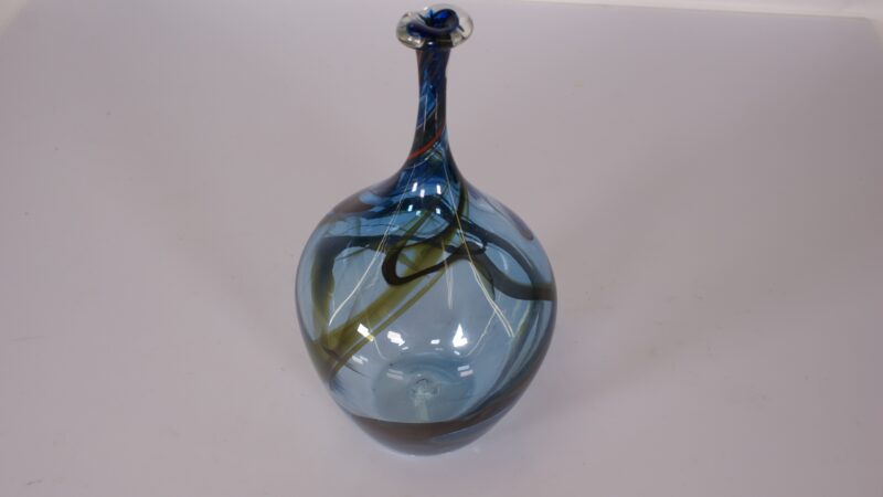 Vintage Murano Stijl Handgeblazen Kunstglas Vaasje – Blauw met Gekleurde Swirls - Afbeelding 5
