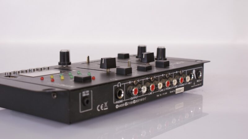 Vexus STM3030 3-Kanaals DJ Mixer met USB/SD MP3-speler - Afbeelding 2