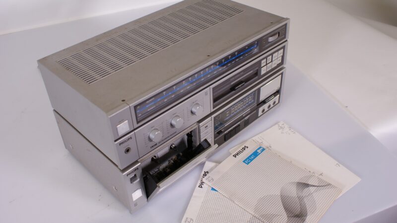 Philips FR140 Receiver + FC141 Cassettedeck Stereo Set met Handleidingen (Made in Belgium) - Afbeelding 4