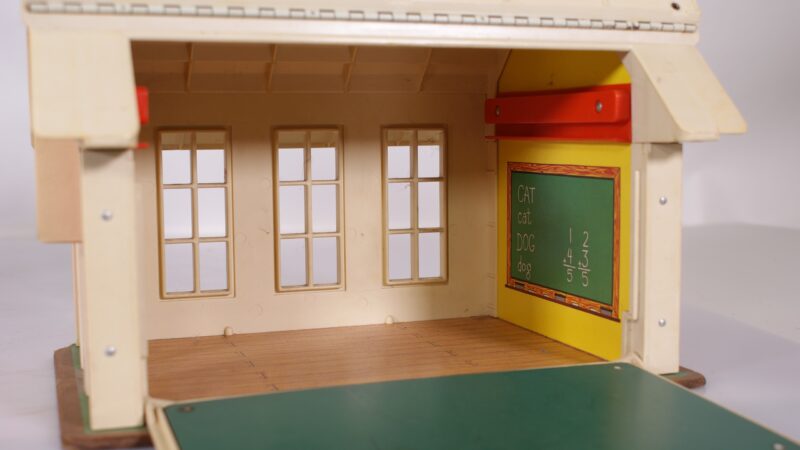Fisher-Price Little People – Play Family Farm & Play Family School (1970s) met accessoires - Afbeelding 5