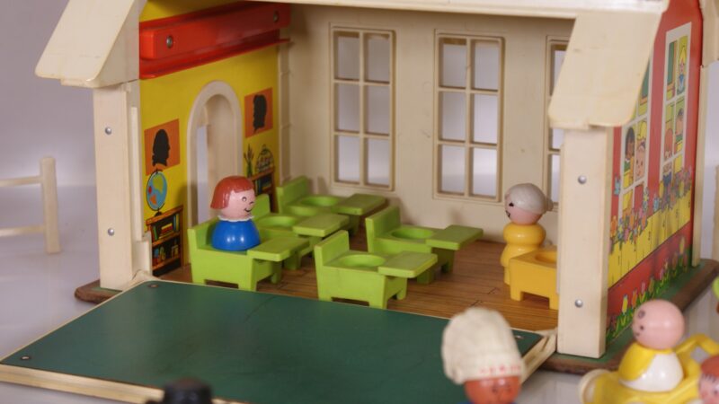 Fisher-Price Little People – Play Family Farm & Play Family School (1970s) met accessoires - Afbeelding 14