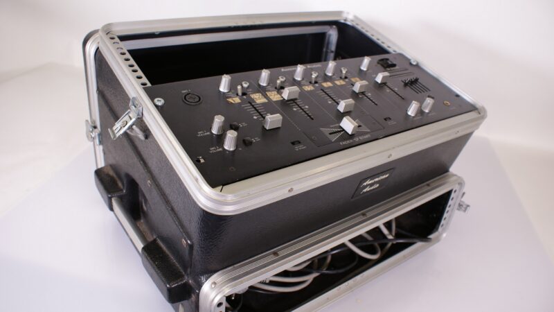 American Audio Q-2411 Mixer + Eindversterker in Rack Case - Afbeelding 5
