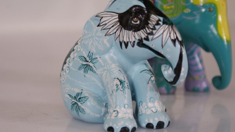 Set van 2 Elephant Parade miniatuur olifantenbeelden – Limited Edition Collectibles - Afbeelding 4