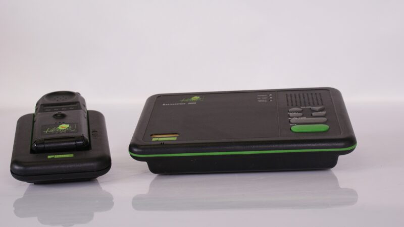 PTT Telecom Kermit Basistation 2020 met draadloze telefoon (Philips, jaren ’90)