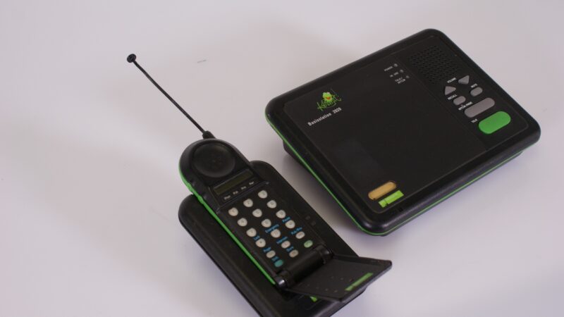 PTT Telecom Kermit Basistation 2020 met draadloze telefoon (Philips, jaren ’90) - Afbeelding 2