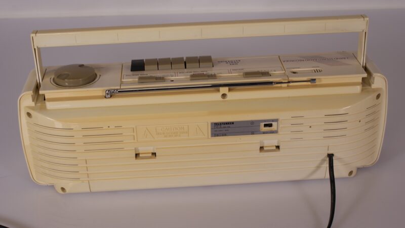 Telefunken PCR 12 draagbare stereo radio cassetterecorder (boombox, jaren ’80) - Afbeelding 2