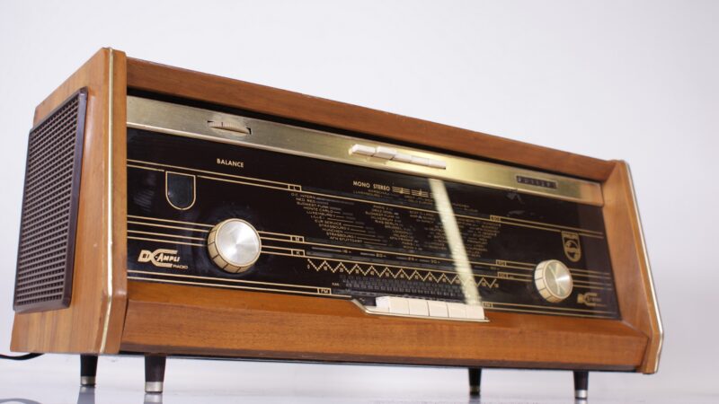 Philips Bi-Ampli Stereo B5X43A buizenradio (jaren ’60)