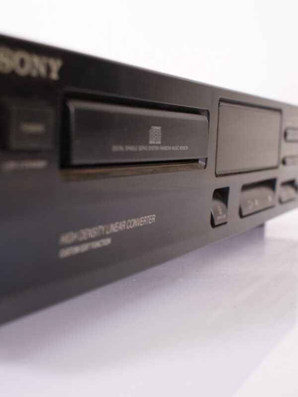 Sony CDP-212 Compact Disc Player (High Density Linear Converter, jaren ’90)