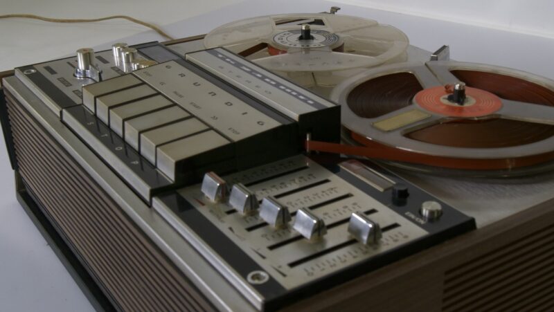 Grundig TK 145 Stereo bandrecorder – vintage reel-to-reel tapedeck (jaren ’60/’70) - Afbeelding 2