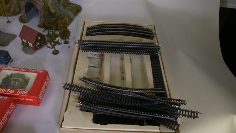 Jouef Electric Express HO Spoorbaan Set met Fleischmann Profi-Gleis en gebouwen (vintage modeltrein set) - Afbeelding 15