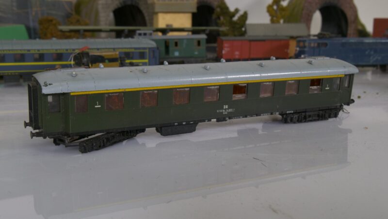 Jouef Electric Express HO Spoorbaan Set met Fleischmann Profi-Gleis en gebouwen (vintage modeltrein set) - Afbeelding 18