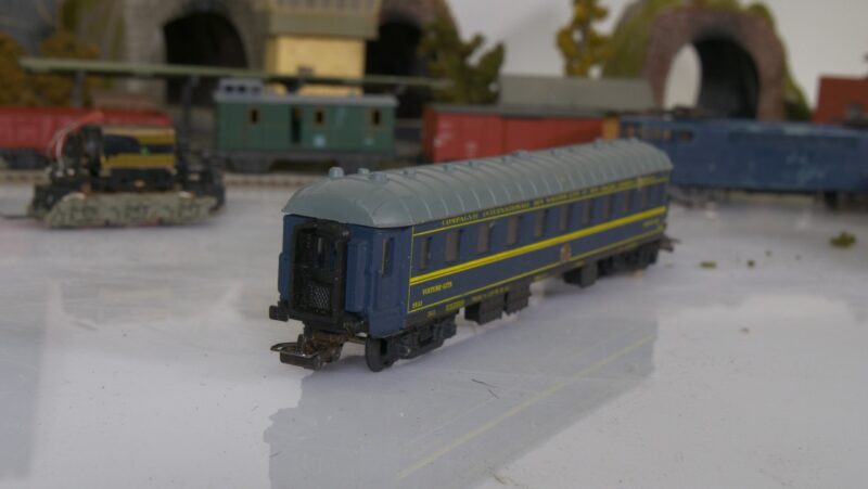 Jouef Electric Express HO Spoorbaan Set met Fleischmann Profi-Gleis en gebouwen (vintage modeltrein set) - Afbeelding 2