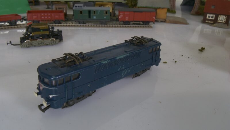 Jouef Electric Express HO Spoorbaan Set met Fleischmann Profi-Gleis en gebouwen (vintage modeltrein set) - Afbeelding 4