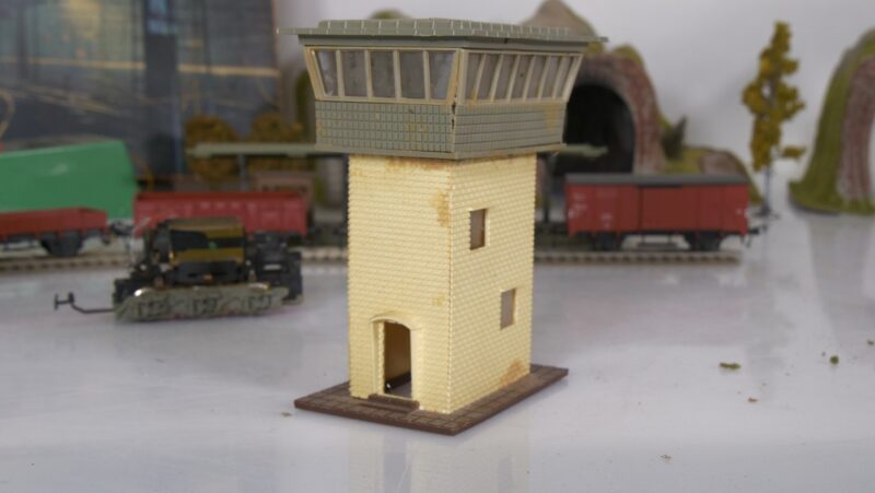 Jouef Electric Express HO Spoorbaan Set met Fleischmann Profi-Gleis en gebouwen (vintage modeltrein set) - Afbeelding 9
