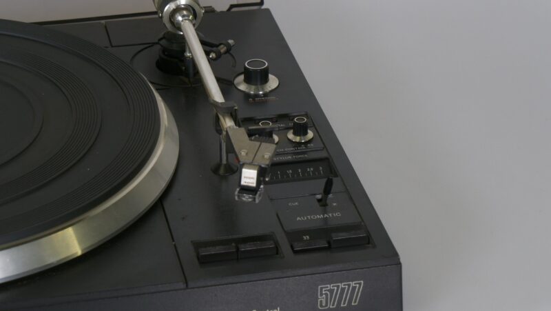 Aristona 5777 platenspeler – Electronic Direct Control (met Philips GP400 element) - Afbeelding 2