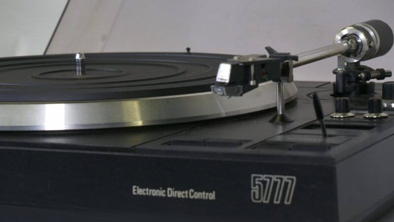 Aristona 5777 platenspeler – Electronic Direct Control (met Philips GP400 element) - Afbeelding 3