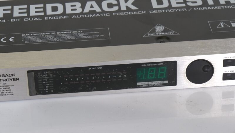Behringer Feedback Destroyer DSP1100 automatische feedback eliminator / parametric EQ (rackmodel) - Afbeelding 5
