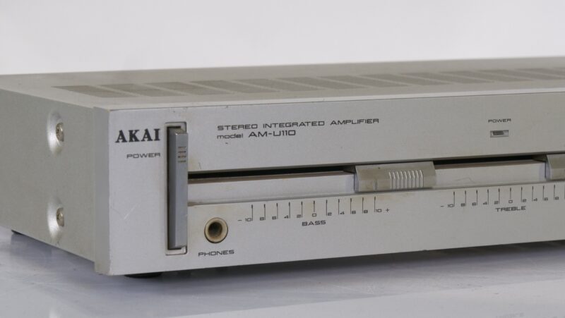 Akai AM-U110 stereo geïntegreerde versterker (Made in Japan) - Afbeelding 2