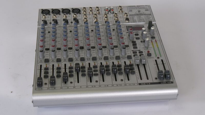 Behringer Eurorack UB1622FX-PRO 16-kanaals mixer met effectenprocessor