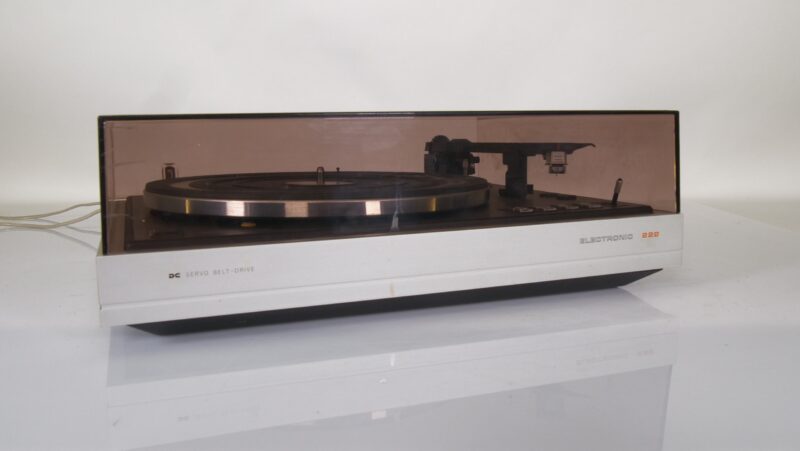 Philips Electronic 222 platenspeler – DC Servo Belt-Drive (Made in Holland)