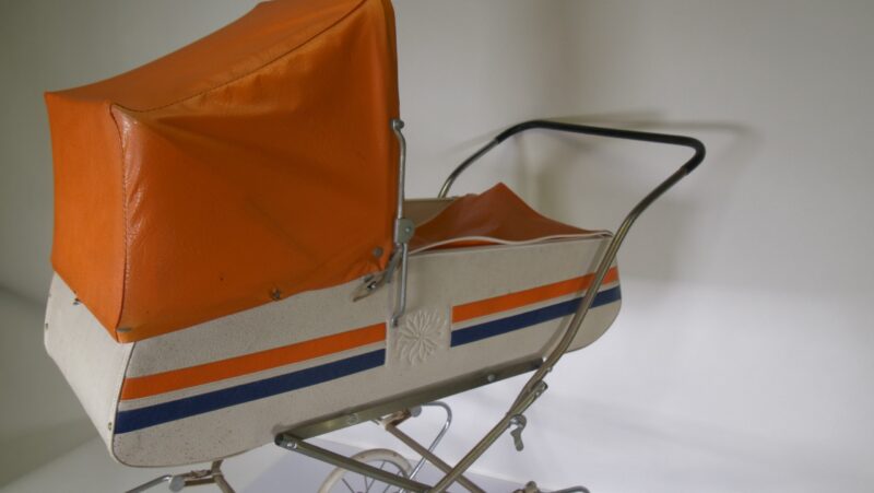 Vintage Poppenwagen – Jaren ’70 Oranje/Wit met Stripes - Afbeelding 5