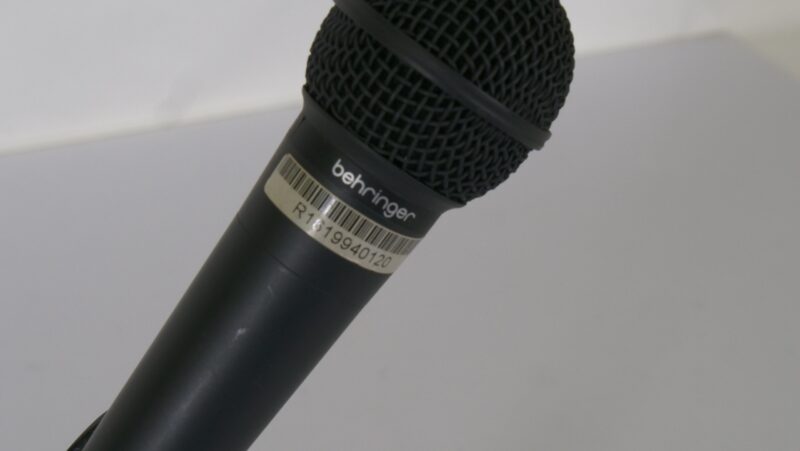 Behringer Dynamische Microfoon met Tafelstatief en Kabel - Afbeelding 4