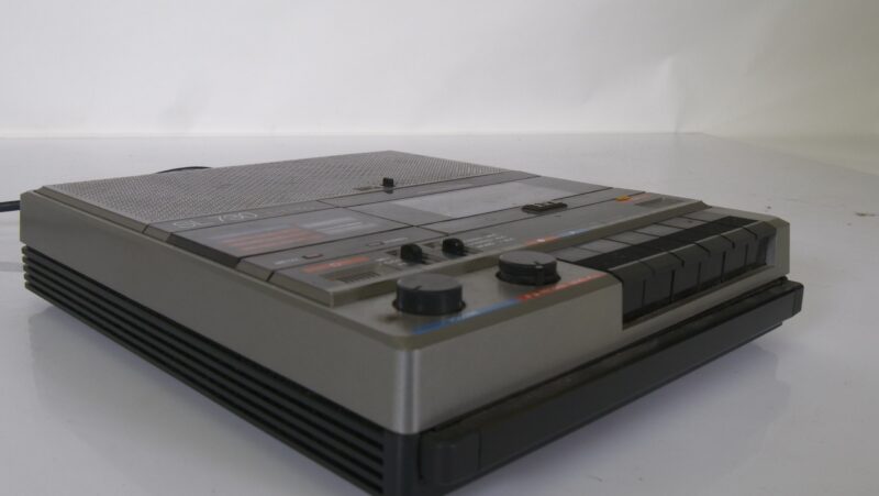 ITT SL 730 Stereo Cassettedeck – draagbare vintage bandrecorder - Afbeelding 4