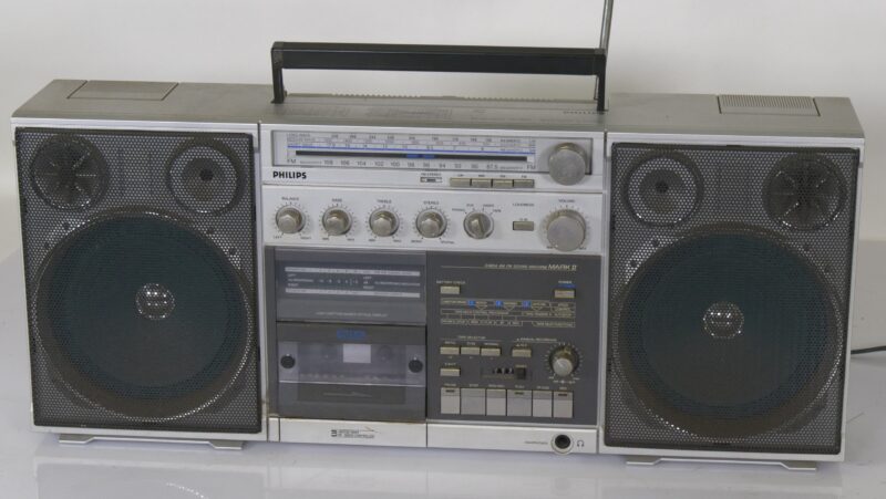 Philips D 8634 Sound Machine Mark II – Stereo Ghettoblaster (defect cassette, radio werkt) - Afbeelding 2