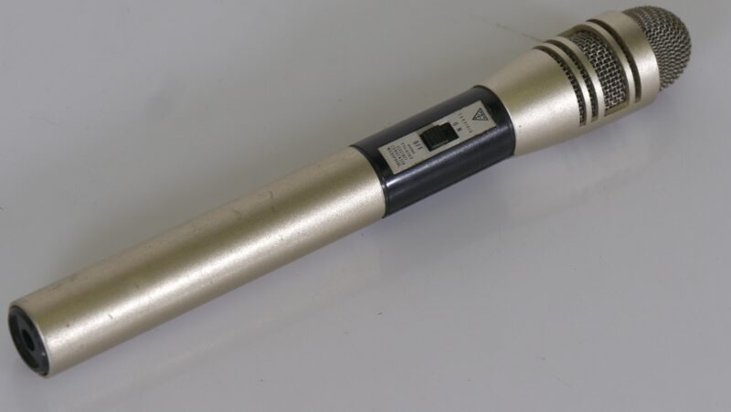 Vintage dynamische cardioïde microfoon (decoratief, werkt niet)
