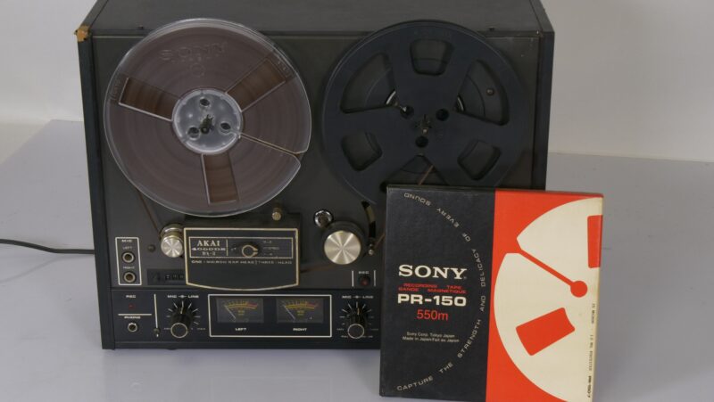 Akai 4000DS Mk-II Reel-to-Reel Bandrecorder met Sony PR-150 Band – Werkend, onderhoud nodig - Afbeelding 2