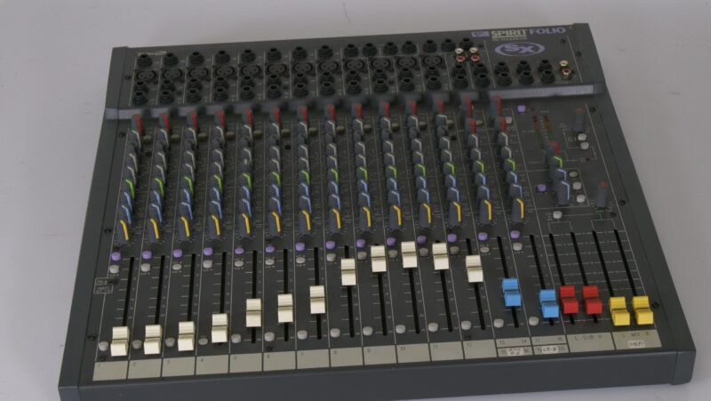 Soundcraft Spirit Folio SX 20-Kanaals Analoge Mixer (zonder voedingskabel)