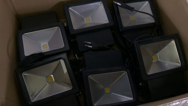 Set LED Schijnwerpers – Compacte Buitenlampen met Netstekker (partijkoop)