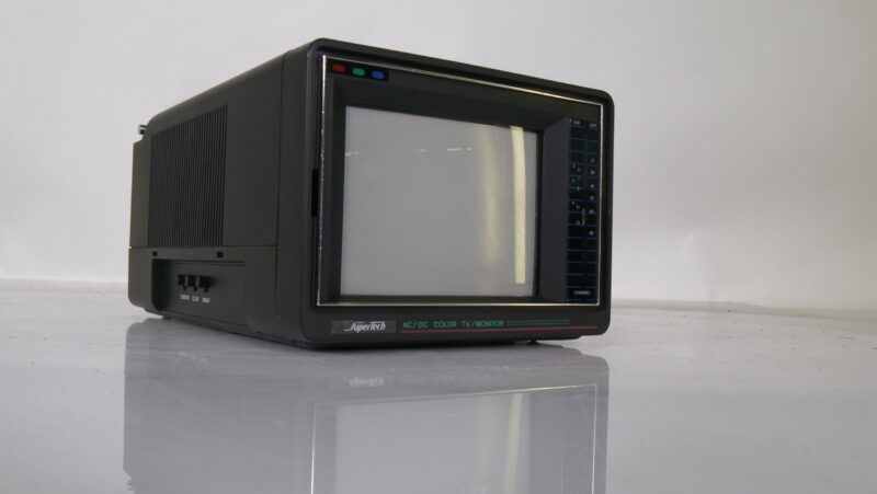 SuperTech CTV-90B Mini Kleurentelevisie/Monitor – 13 cm, AC/DC, draagbaar