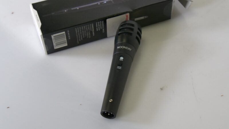 Noonday Dynamische Handmicrofoon met originele verpakking