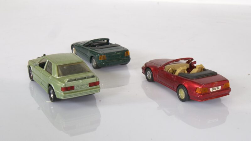 Set van 3 metalen modelauto’s – Mercedes & BMW cabrio’s en sedan - Afbeelding 3