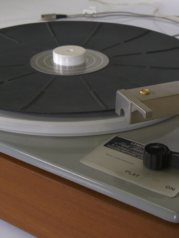 Lenco High Fidelity Stereo Transcription Unit – Vintage Platenspeler (Made in Switzerland)