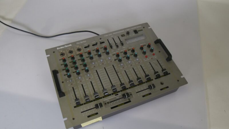 Radio Shack Pro Series PSM-8080 – 9-Kanaals Professionele Stereo Mixer