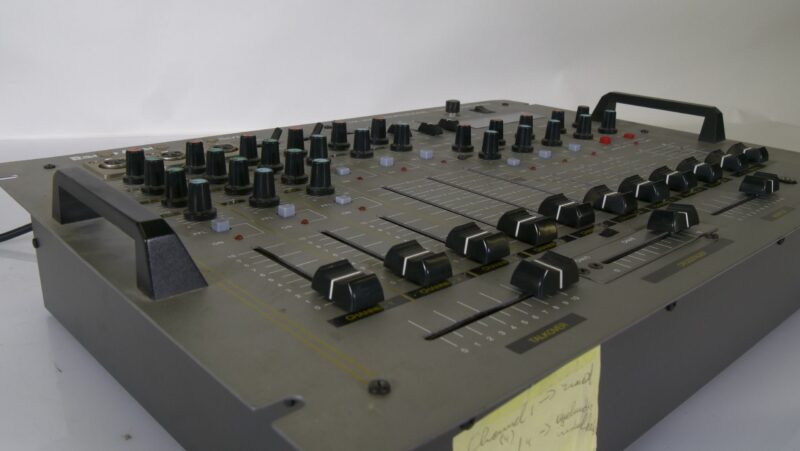 Radio Shack Pro Series PSM-8080 – 9-Kanaals Professionele Stereo Mixer - Afbeelding 3