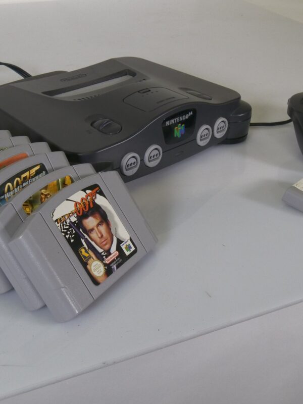 Nintendo 64 Console met Controller en 10 Spellen