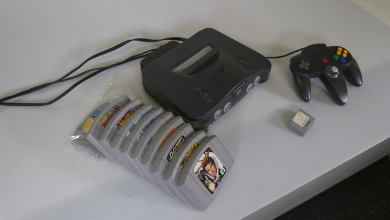 Nintendo 64 Console met Controller en 10 Spellen - Afbeelding 8