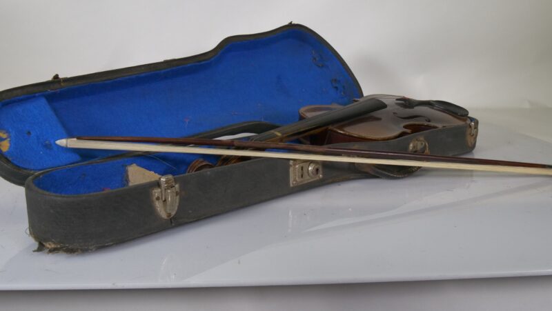 Antieke viool met strijkstok en koffer – Stradivarius model - Afbeelding 3
