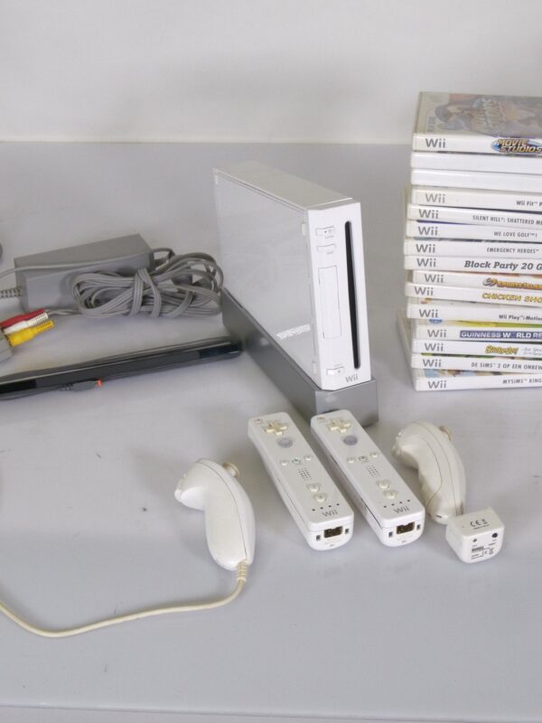 Nintendo Wii Console Set met 12 Games, 2 Controllers en Accessoires – Compleet