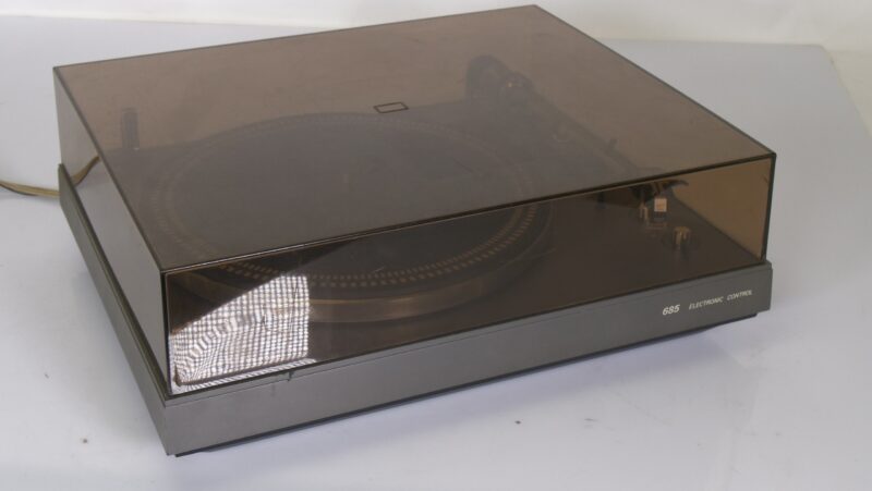Philips 685 Electronic Control Platenspeler met Stofkap – Werkend  Productspecificaties: - Afbeelding 6
