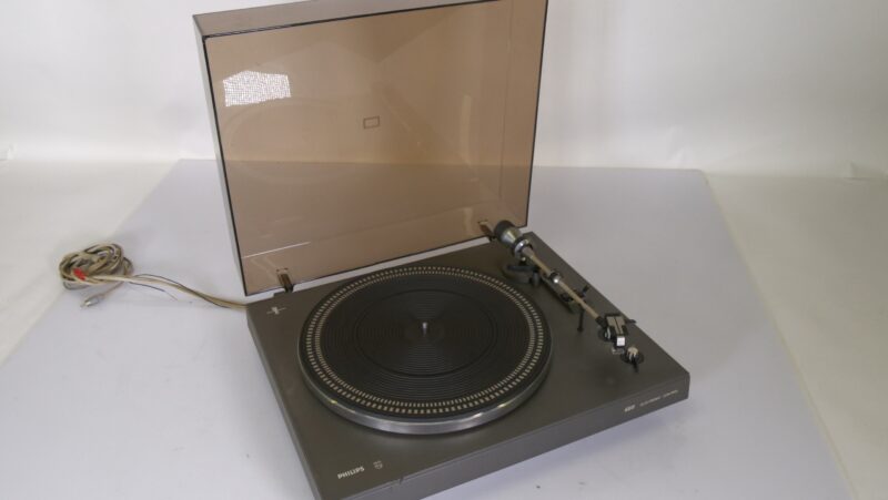 Philips 685 Electronic Control Platenspeler met Stofkap – Werkend  Productspecificaties: - Afbeelding 3